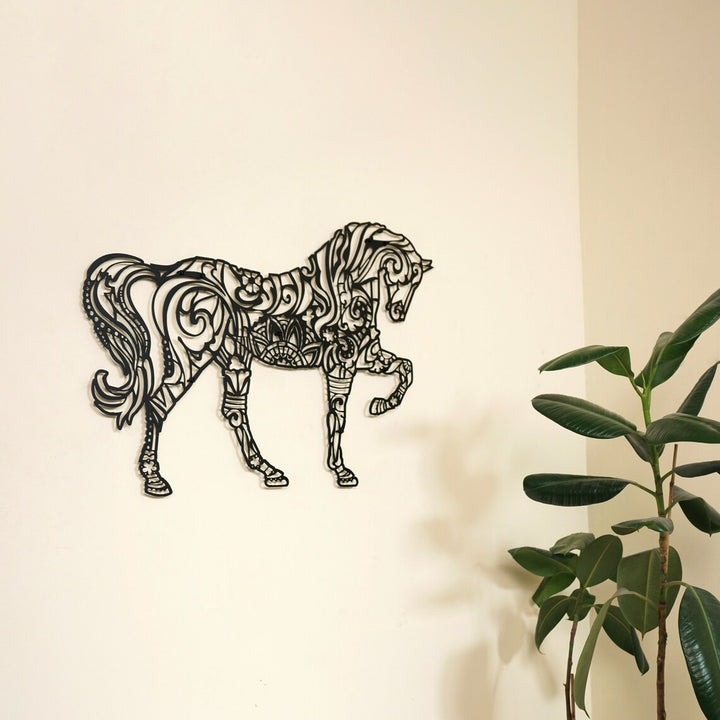 Mandala Desenli At Tablosu - Metal Duvar Dekoru