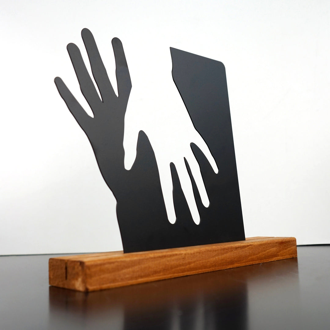 Çift Tutuşan Elleri Masa ve Raf Dekoru