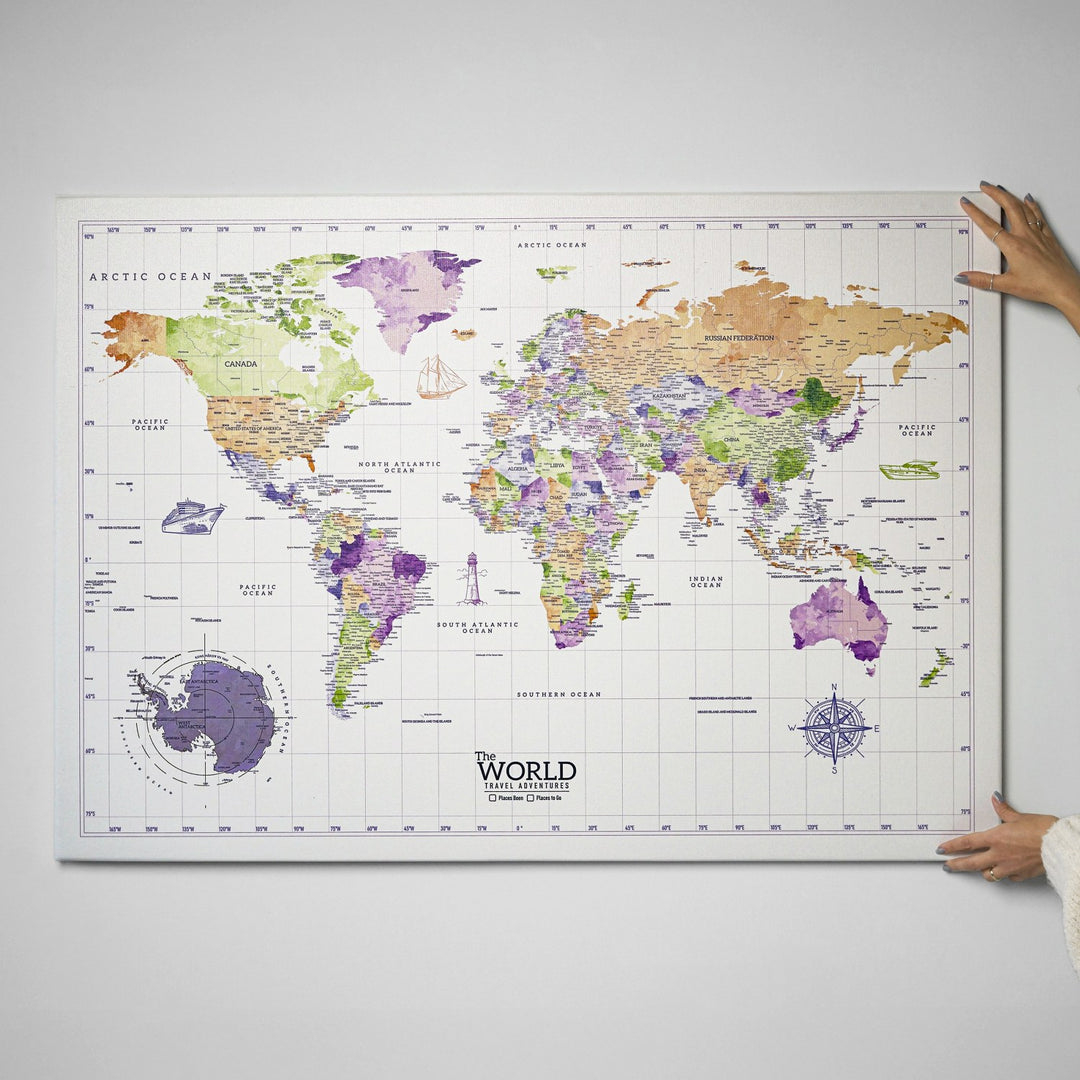 dunya haritasi kanvas tablo beyaz zemin uzerine yesil turuncu mor renk tonlariyla enerjik bir gorunume sahip colorfullworldstr