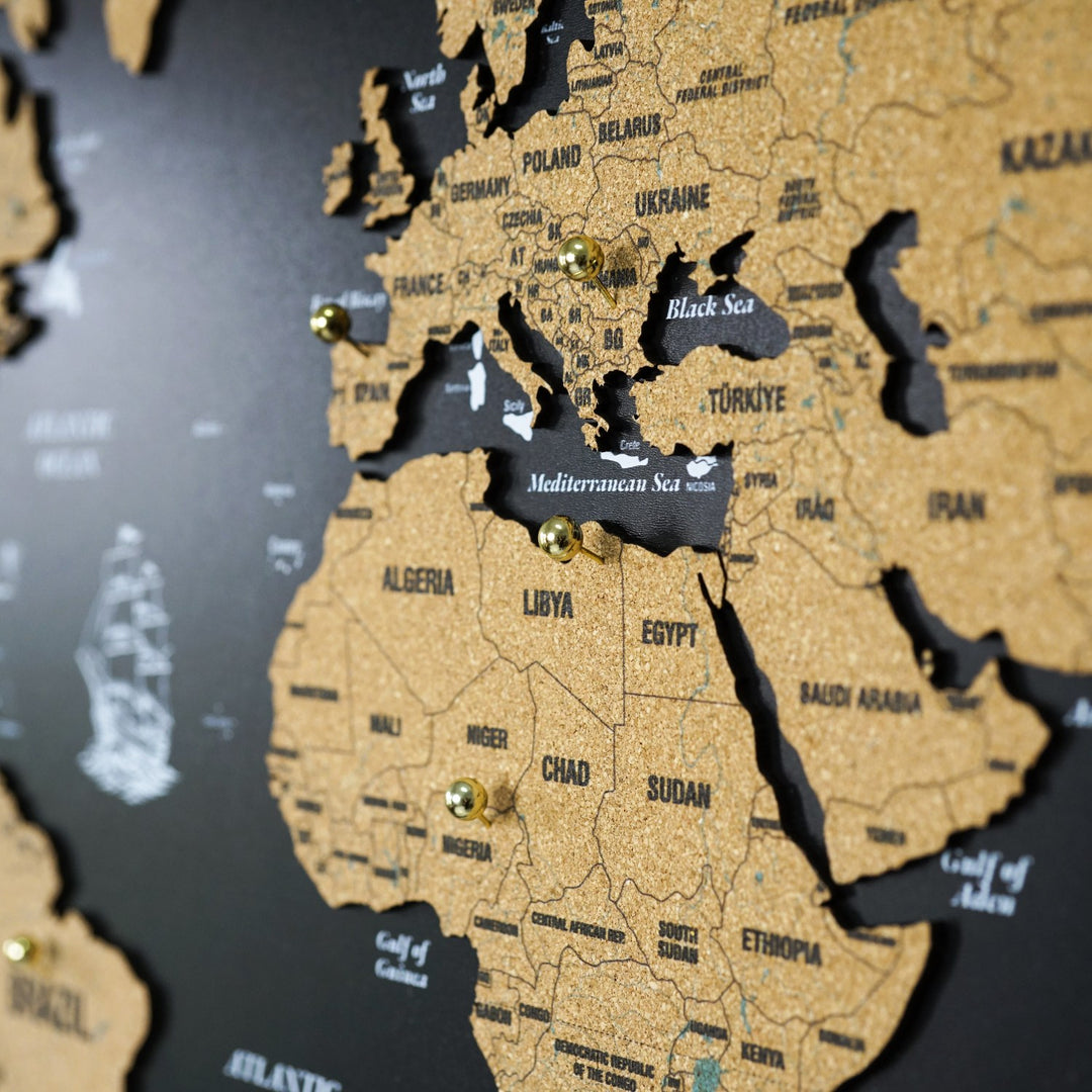 Mantar Pano Ahşap Dünya Haritası - Çerçevesiz Siyah Duvar Dekoru