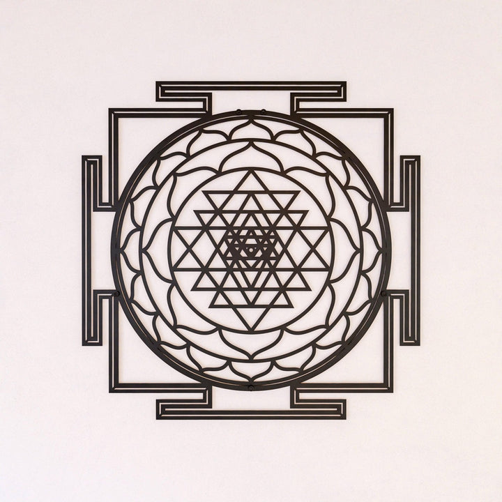sri-yantra-siyah-metal-tablo-dekoratif-ev-dekoru-colorfullworldstr