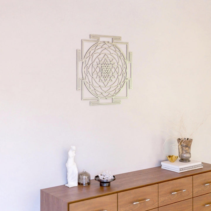 sri-yantra-gumus-metal-tablo-dekoratif-ev-dekoru-modern-duvar-susu-colorfullworldstr