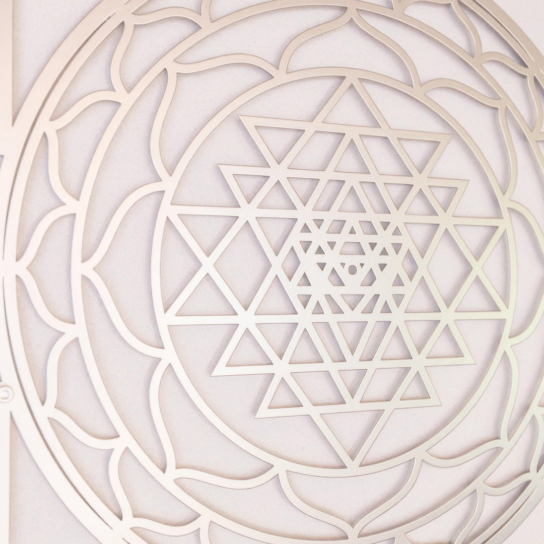 sri-yantra-gumus-metal-duvar-dekoru-geometrik-tasarım-ev-dekorasyonu-colorfullworldstr