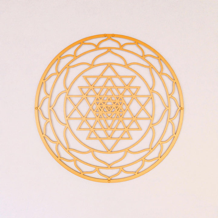 sri-yantra-altin-metal-duvar-tablosu-dekoratif-tasarım-colorfullworldstr